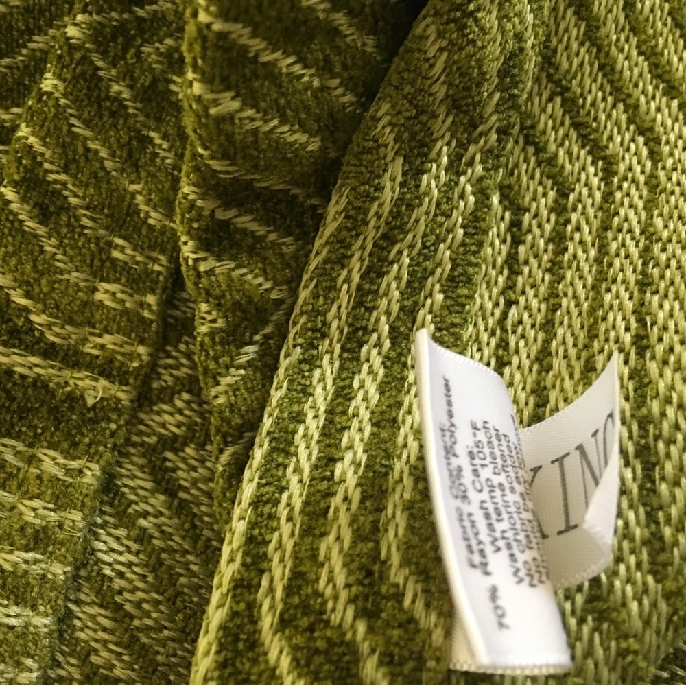 Richloom bed scarf runner - Picture 5 of 6